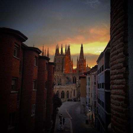 Vivienda En Perfecta Ubicacion Al Lado De La Catedral De Burgos Atuaire Apartment Exterior photo