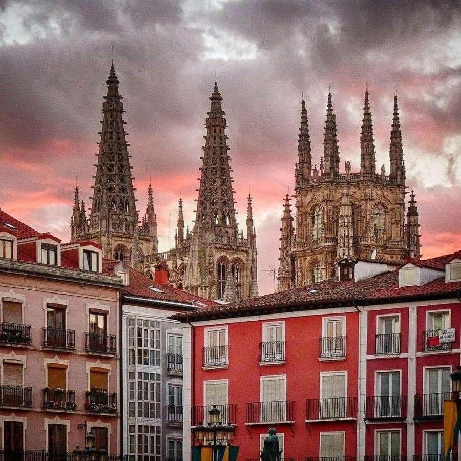 Vivienda En Perfecta Ubicacion Al Lado De La Catedral De Burgos Atuaire Apartment Exterior photo